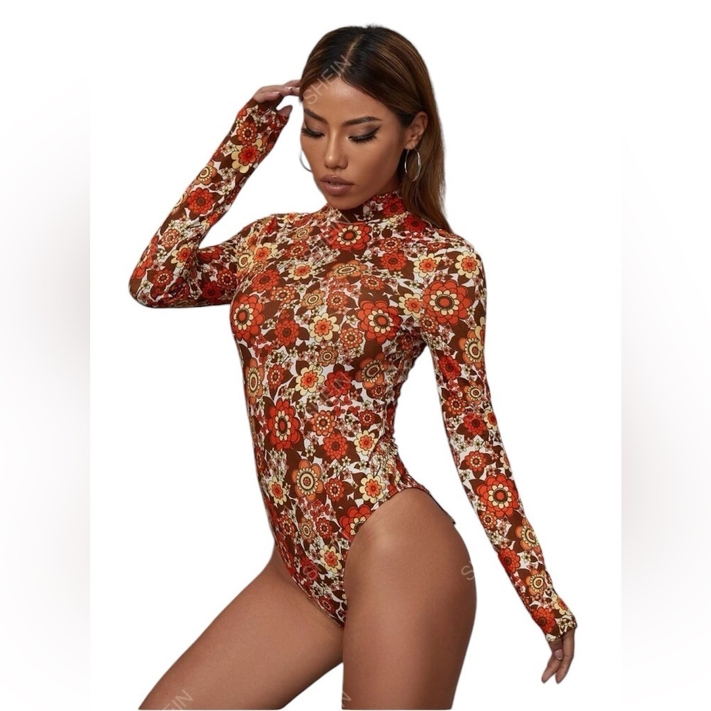 💐NWOT! 70s Boho Floral Bodysuit